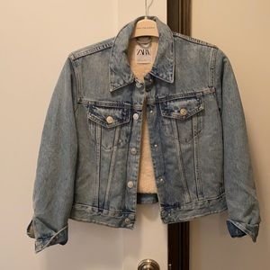 Zara denim jacket size small - only worn once